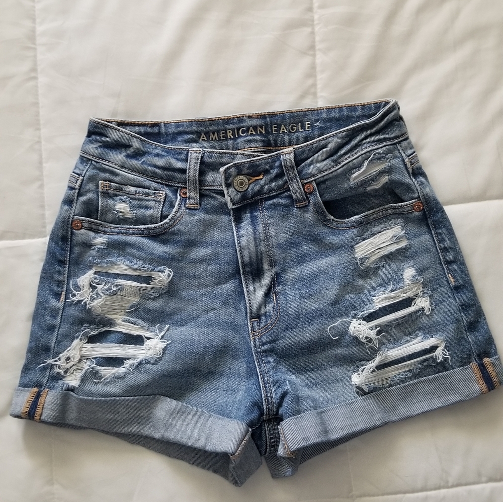 American Eagle Outfitters Destroyed Rolled Denim Mom Shorts Sz 2.